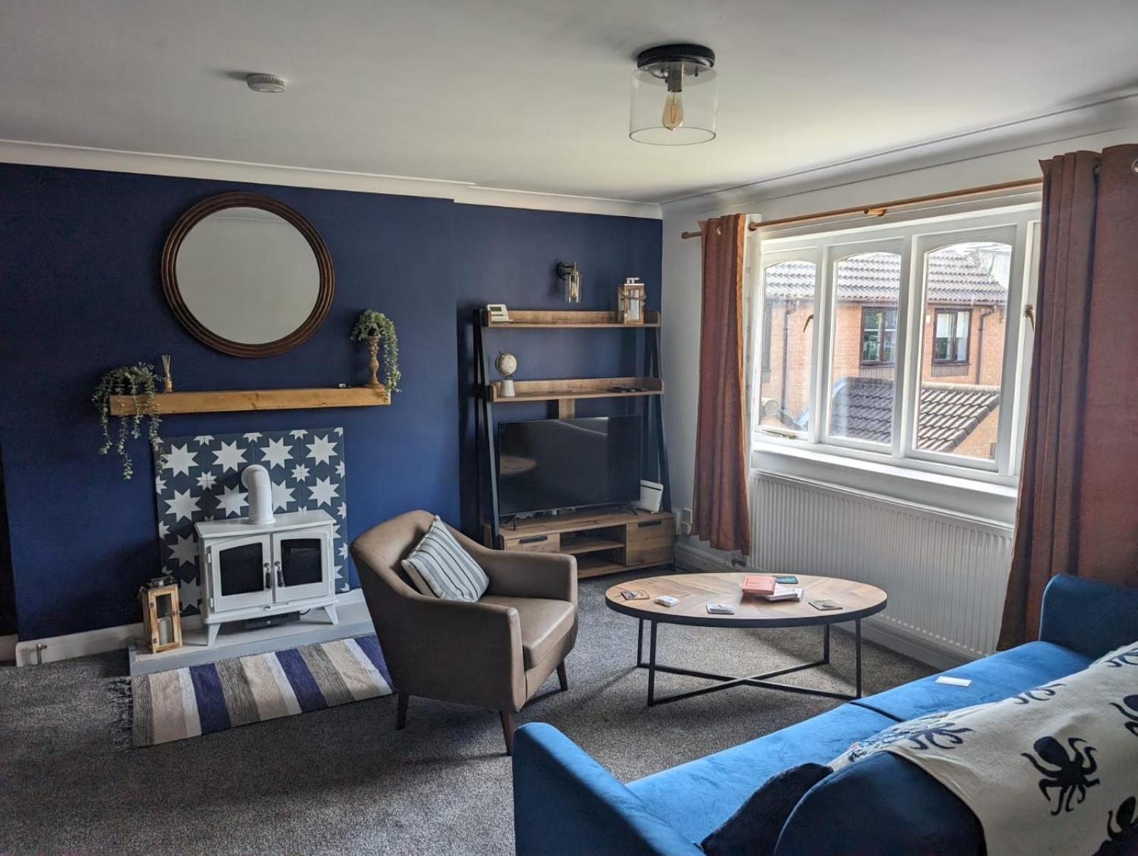 Nautical Nook, East Yorkshire Two Bed Flat, Free Parking And Wifi Apartment
